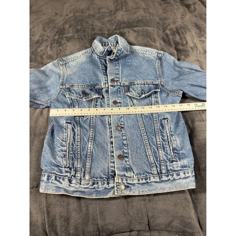 Vintage Levis Denim Trucker Jacket Light Wash Distressed Blue Mens Small 6241 - Picture 3 of 8